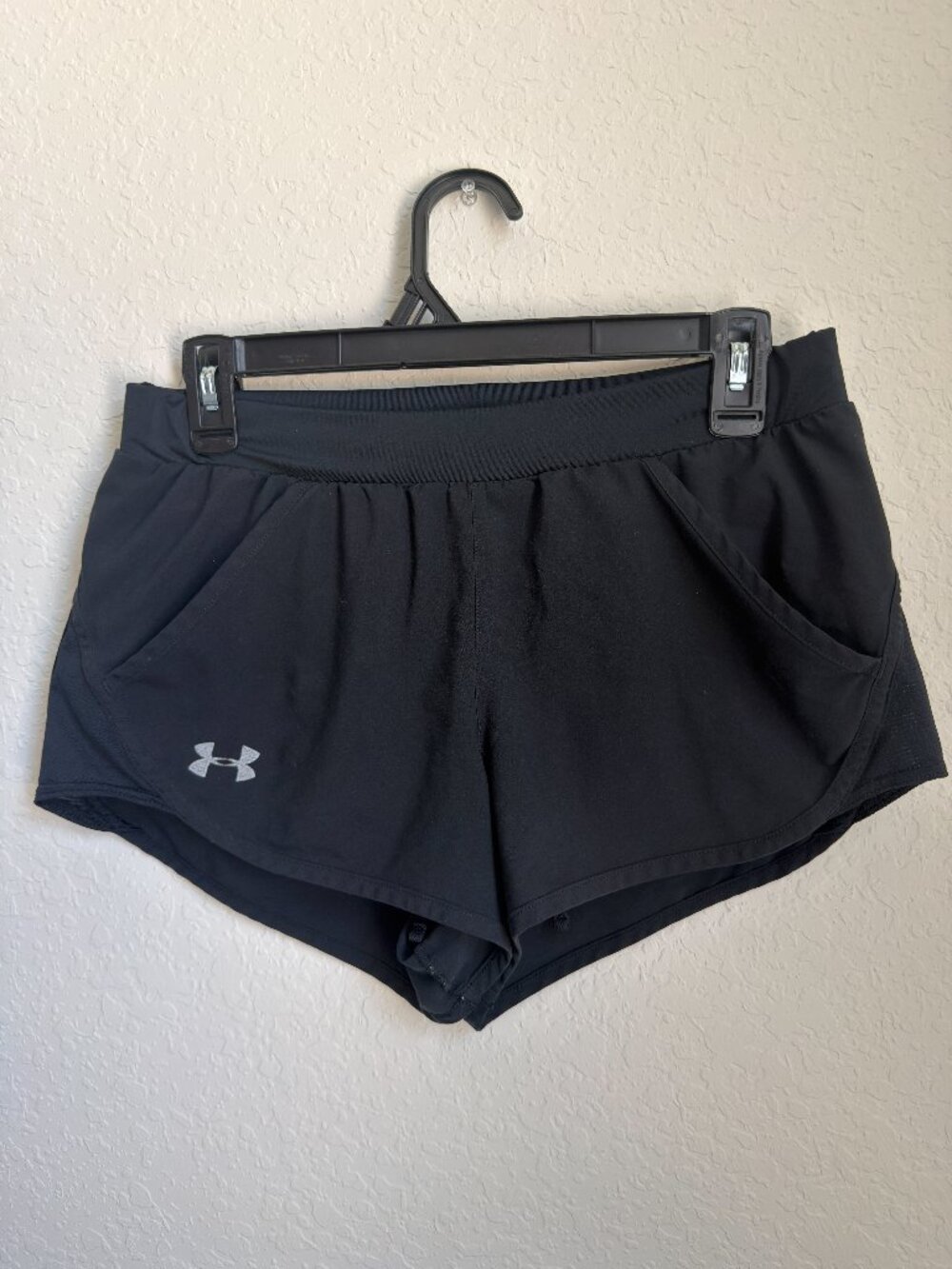 Under Armour HeatGear Fitted Running Shorts Black Women's Small.  (C)